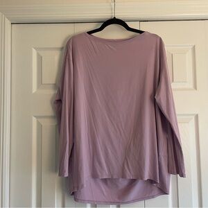 Lululemon back in action long sleeve tee